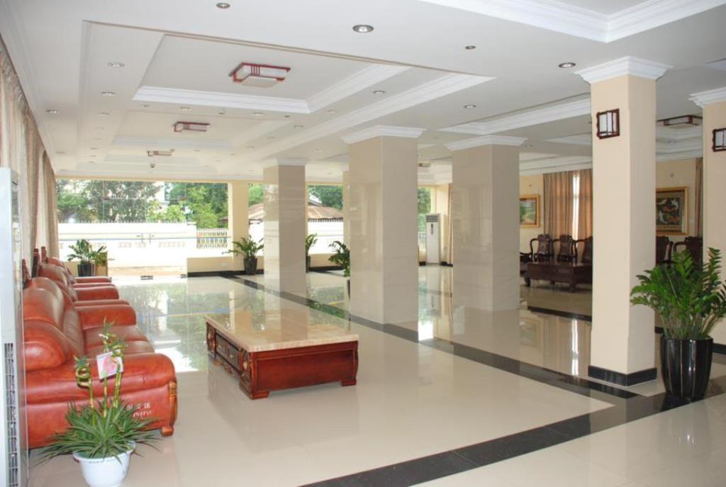 Golden Hill Hotel - Lashio ภายนอก รูปภาพ