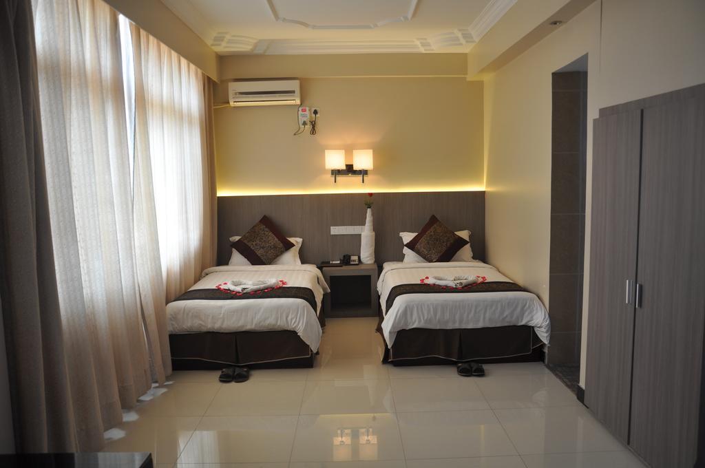 Golden Hill Hotel - Lashio ภายนอก รูปภาพ