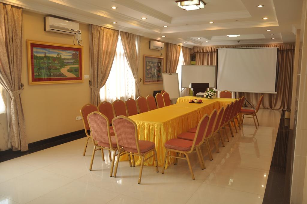 Golden Hill Hotel - Lashio ภายนอก รูปภาพ