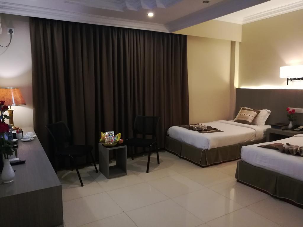 Golden Hill Hotel - Lashio ภายนอก รูปภาพ