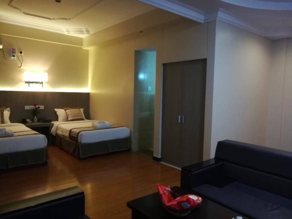 Golden Hill Hotel - Lashio ภายนอก รูปภาพ