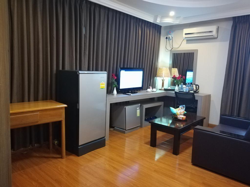 Golden Hill Hotel - Lashio ภายนอก รูปภาพ