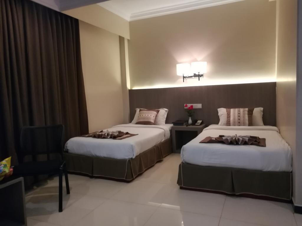 Golden Hill Hotel - Lashio ภายนอก รูปภาพ